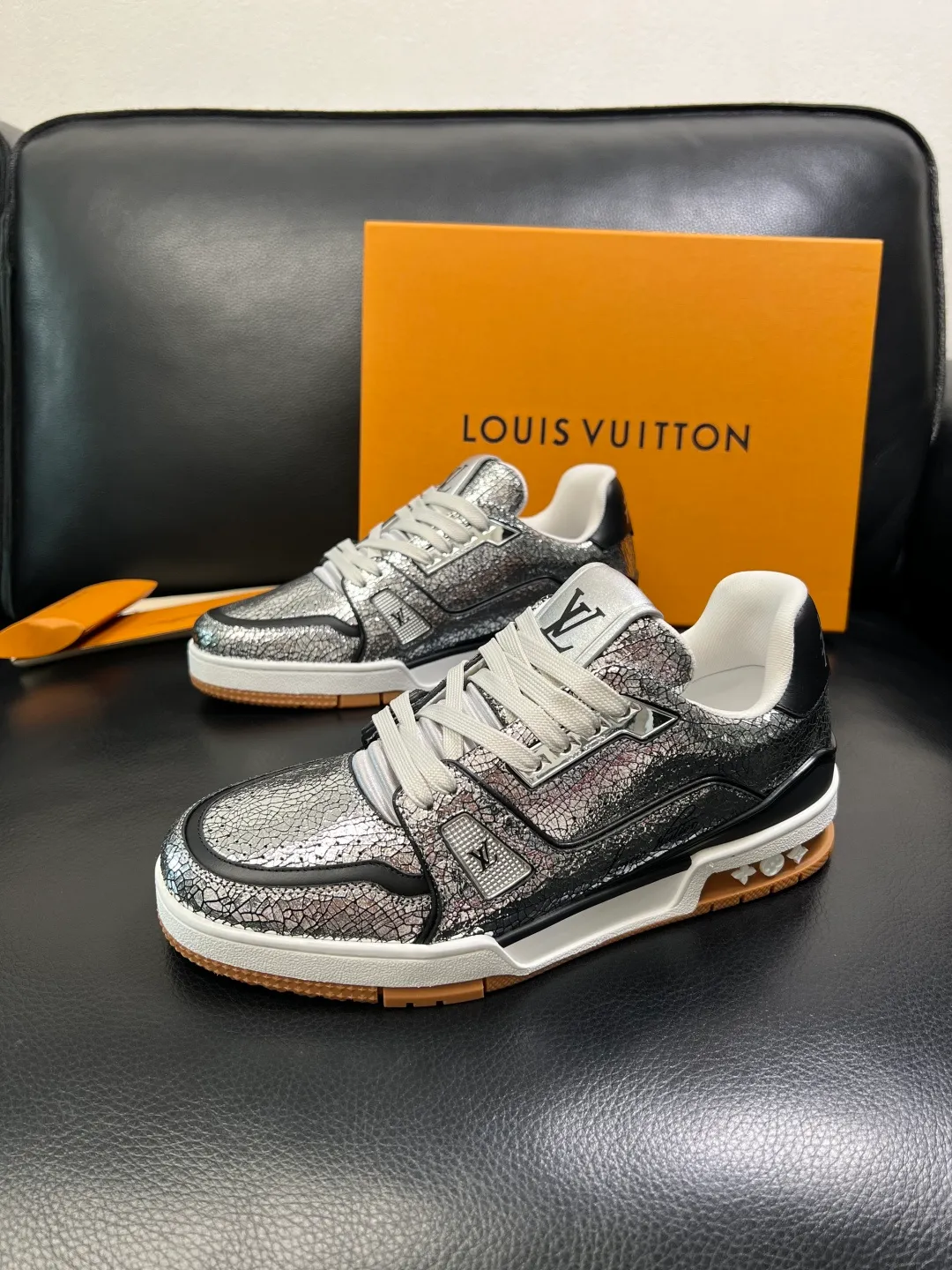 Men's shoes 💰820 Lv high quality top handicrafts Louis Vuitton, counters are equipped with the original factory, the uppers are imported from Italy, high-quality splicing colorful complex crafts, imported cowhide lining is soft and comfortable, soles: original soles specially provided by the original factory, T men's shoes 💰U exclusive movable molded soles are super comfortable, original factory single goods, code number 38-45 (customized 46)